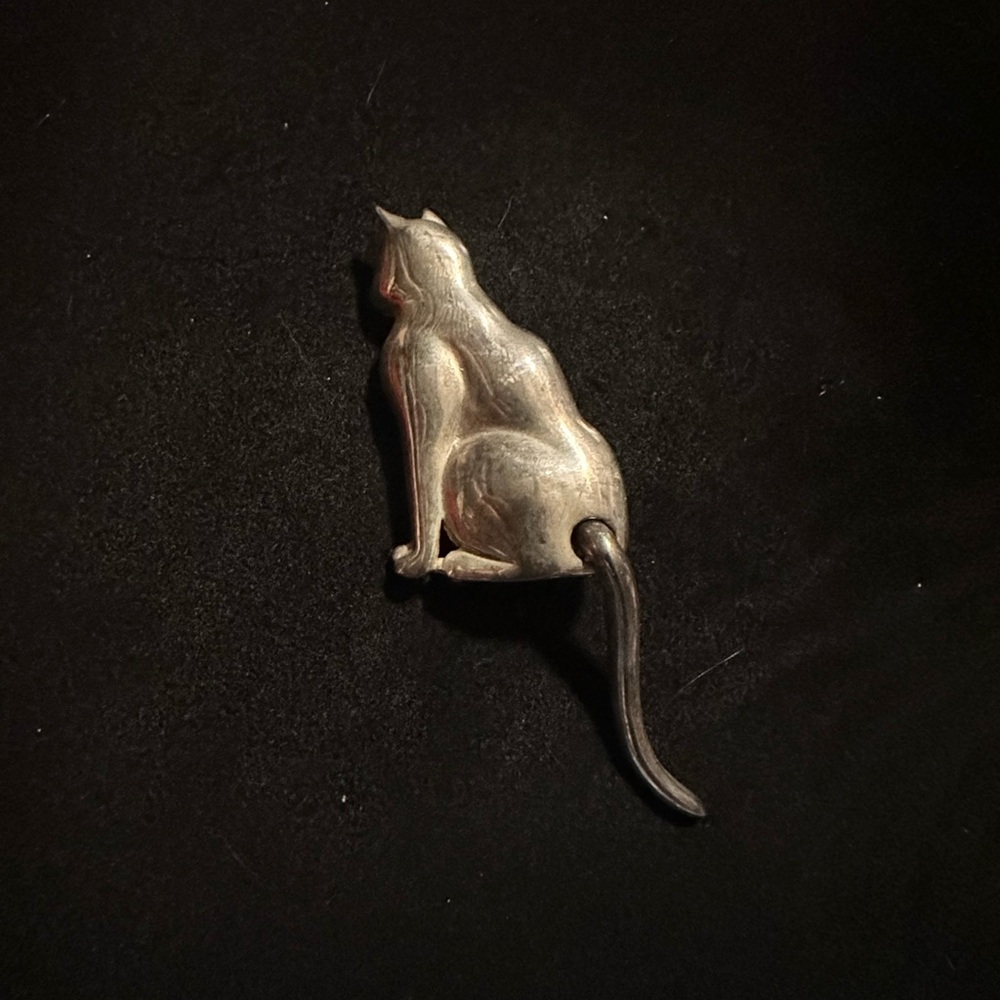 JJ Cat Brooch Tail Moves Animal Pin Costume Jewelry Meow Vintage